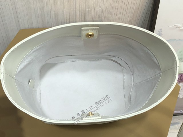 Celine專櫃2023s春夏新品CUIR TRIOMPHE小號繡花光滑牛皮水桶包 賽琳百搭斜挎肩背女包 sldj2437